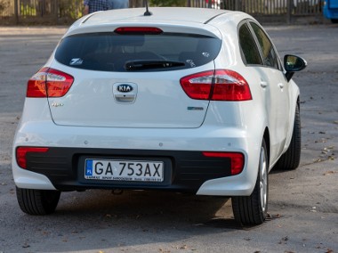 Kia Rio Piękna, zadbana Kia Rio z niskim przebiegiem km, Alufelgi-2