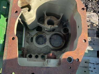 John Deere 6215 6415 6110J 6125J - obudowa skrzyni biegów L156261-1