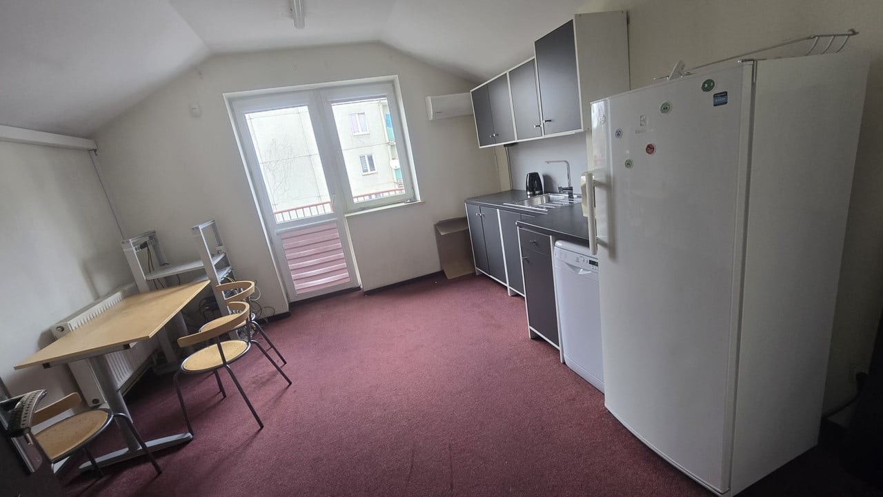 Lokal biurowy 80m 3 pokoje łazienka 2 piętro Rzeszów - Widok 2