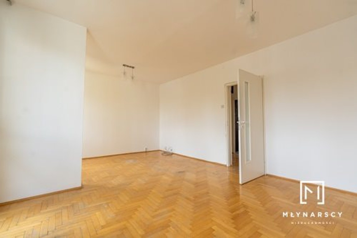 Dwupokojowe mieszkanie z ciekawym rozkładem - Widok 5