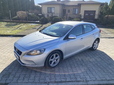 Volvo V40-1