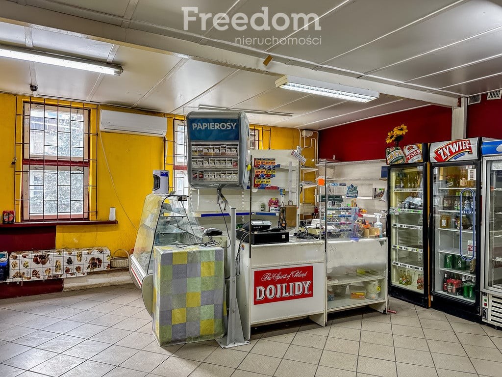 Lokal usługowy na osiedlu wielorodzinnym - More
