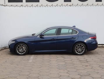 Alfa Romeo Giulia , Salon Polska, Serwis ASO, Automat, VAT 23%, Navi, Xenon,