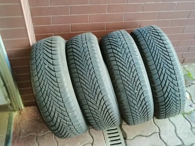 Sprzedam opony zimowe 4szt  (komplet) ,Pirelli  195/65  R15, 91 T ,rok 2018.-1