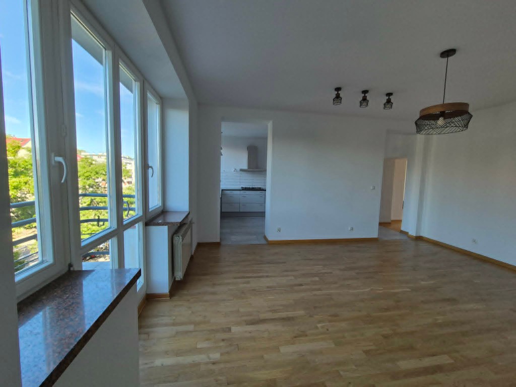 Przestronne mieszkanie 92 m² przy Metrze Marymont |4 pokoje - Więcej