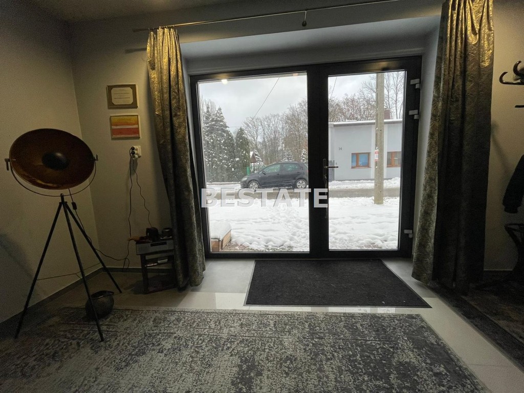 Idealny dla kosmetyczki lub gabinet masażu. - Widok 6
