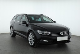 Volkswagen Passat B8 , Automat, Navi, Klimatronic, Tempomat, Parktronic,