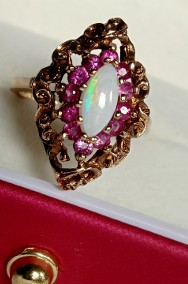 Złoty pierścionek z opalem i rubinami-2