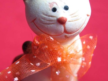 Kot - abstrakcyjna figurka wesołego kotka z ceramiki - 9 x 5 x 4 cm-1