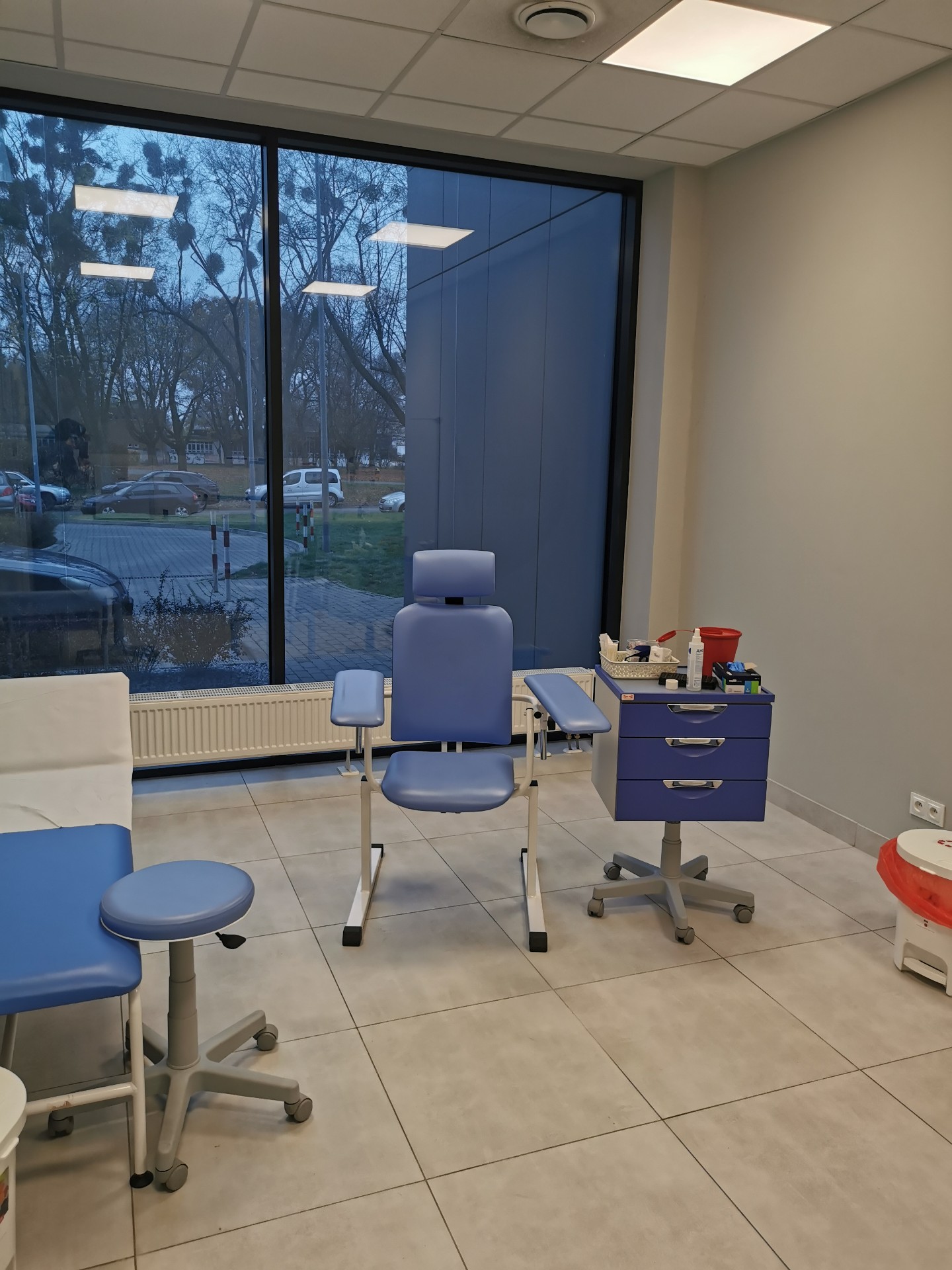 DO WYNAJĘCIA LOKAL HANDLOWO USŁUGOWY O POWIERZCHNI 66 m² . POLECAMY BRANŻY MEDYCZNEJ LUB KOSMETYCZNEJ - Widok 4