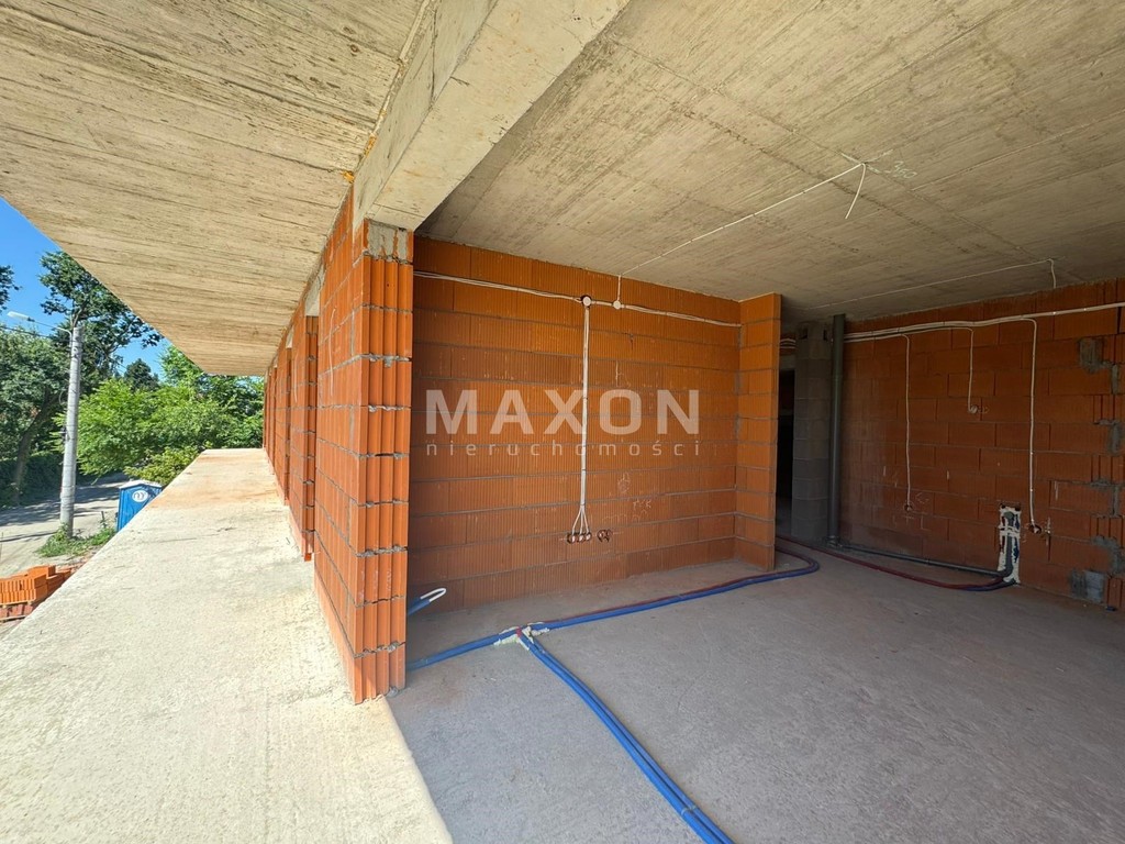 3 pokoje - duży balkon - garaż – další