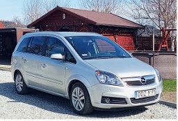 Opel Zafira B 2007 rok