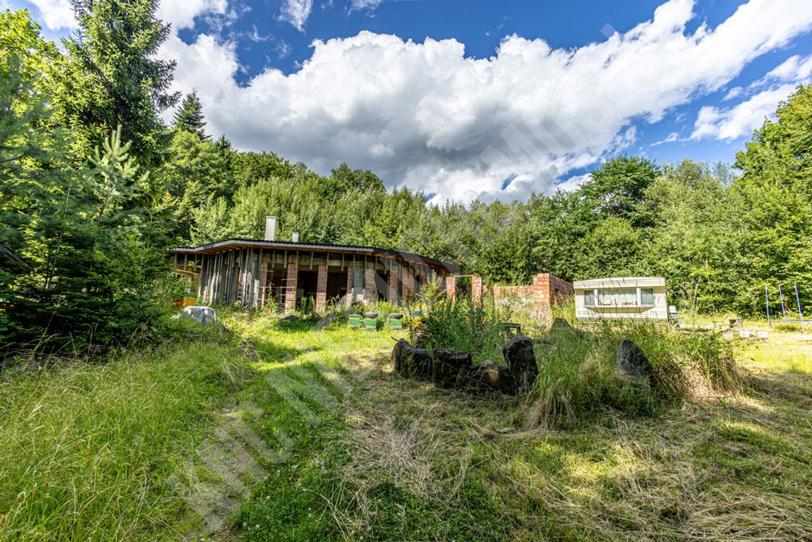 Pcim - teren 1,32 ha blisko natury, duży potencjał – další