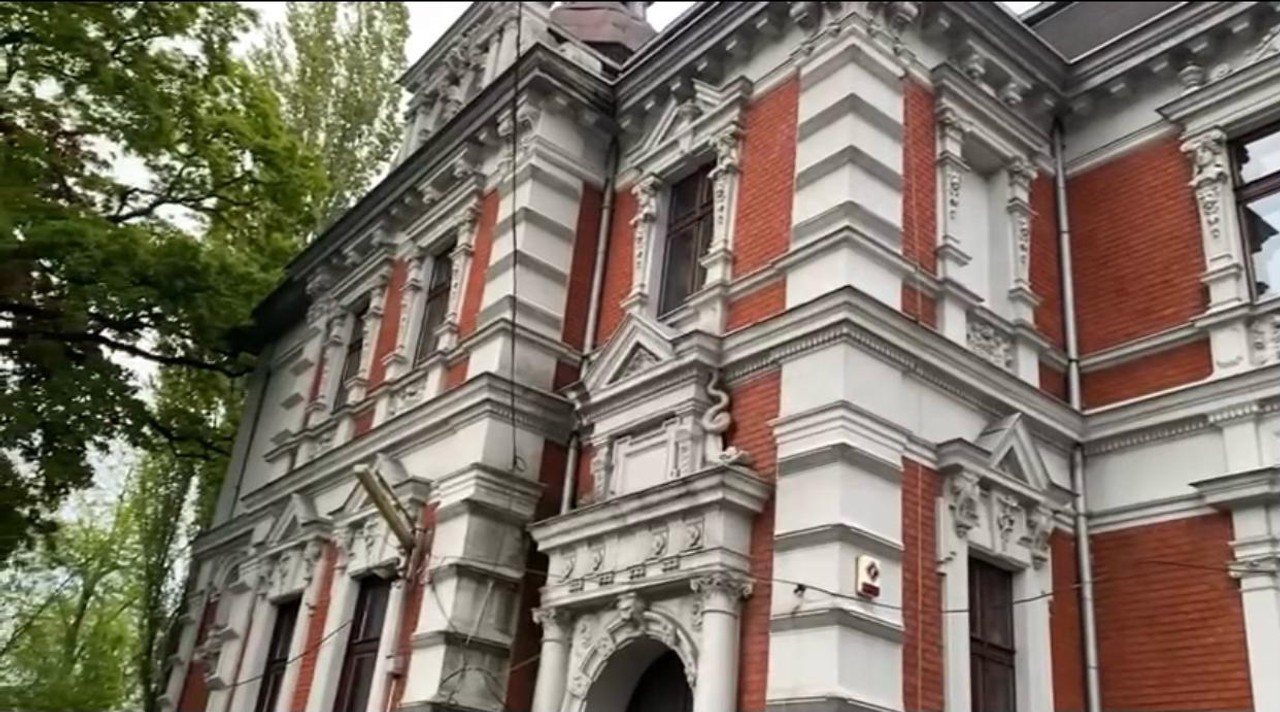 Niepowtarzalny pałacyk w centrum Tomaszowa Mazowieckiego - Widok 3