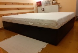 Sprzedam łóżko z materacem