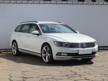 Volkswagen Passat B8 , Salon Polska, Klimatronic, Parktronic-1