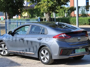 Hyundai Ioniq-1