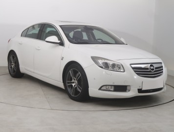 Opel Insignia , Skóra, Navi, Xenon, Bi-Xenon, Klimatronic, Tempomat,