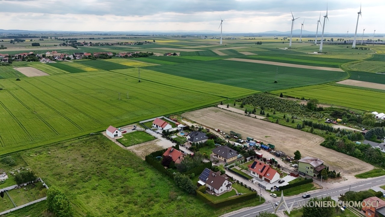 Słoneczna działka budowlana * 900 m² * media - Więcej