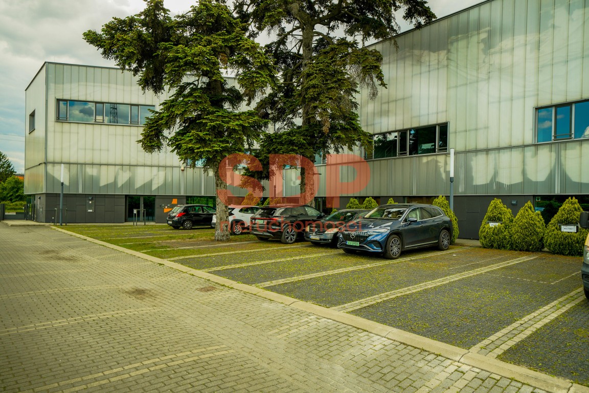 Loftowy lokal biurowy 96,5 m² z antresolą na wynajem – pohled 4