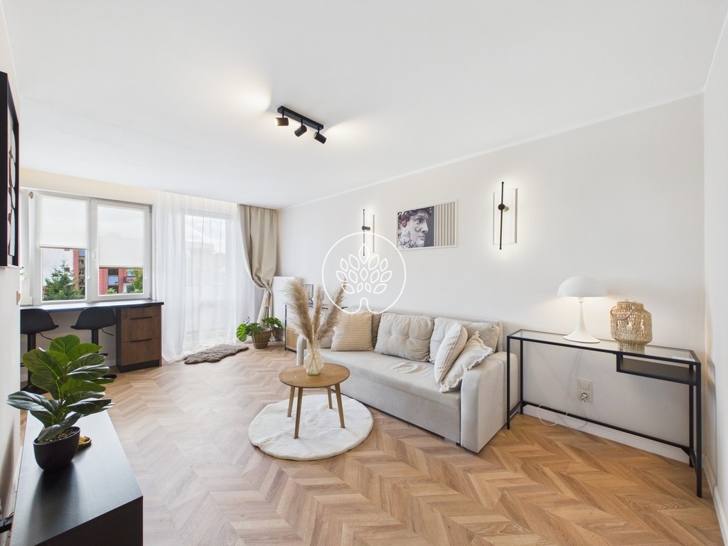 Szwedzka, 3 pokoje po generalnym remoncie, balkon