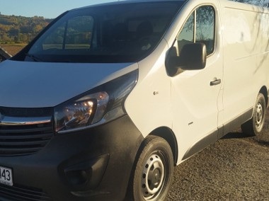 Opel Vivaro-1