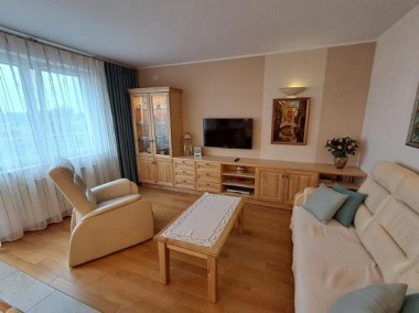 Apartament z dwoma tarasami, piwnicą i garażem!-1