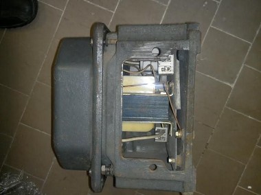 Transformator 220/24 V , 630VA w obudowie żeliwnej ,sto 630-1