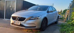 Volvo V40 II MOMENTUM 2.0 Diesel 120KM 2019r AUTOMAT