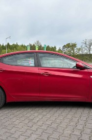 Hyundai Elantra V-2