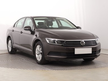 Volkswagen Passat B8 , Salon Polska, Navi, Klimatronic, Tempomat, Parktronic-1