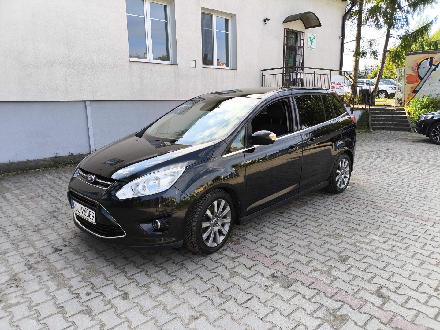 Ford pierwszy właścicel w kraju 7-osobowy