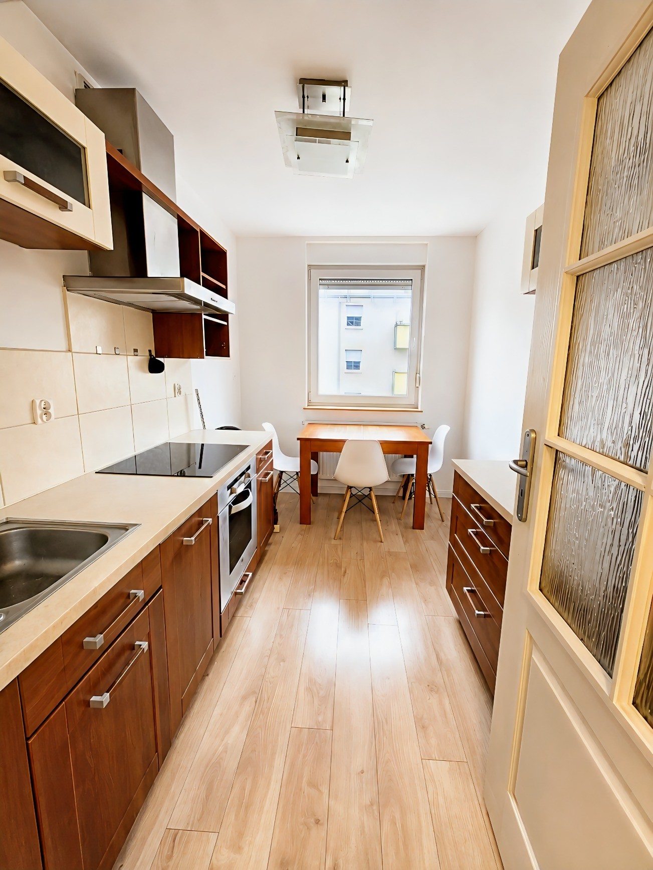 Jasne 2 pokoje z dużym balkonem w zieleni, 51 m² bezpośrednio - Widok 4
