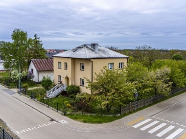 Duży dom w centrum Dobroszyc.-1