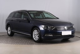 Volkswagen Passat B8 , Automat, Navi, Klimatronic, Tempomat, Parktronic,