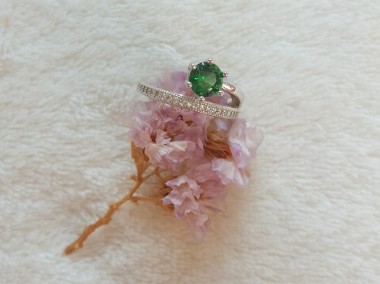 Nowy pierścionek srebrny kolor zielona cyrkonia-1
