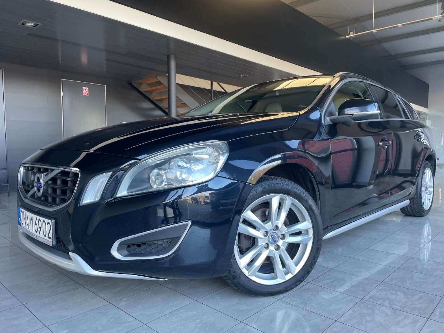 Volvo V60 I