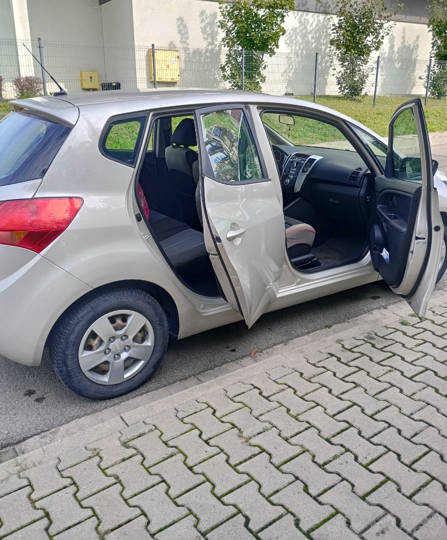 Kia Venga 1400cm3, 18 000zł.