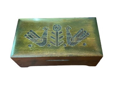 Drewniane pudełko z ludowym ornamentem-1