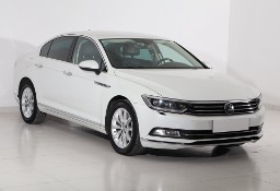 Volkswagen Passat B8 , Automat, Skóra, Navi, Klimatronic, Tempomat, Parktronic,