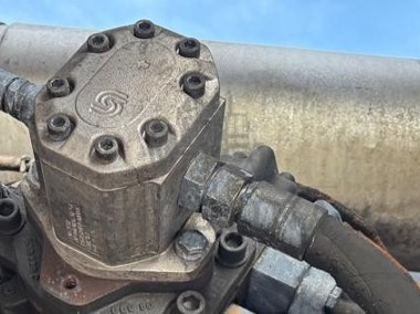 New Holland CR9080 Tłumik CZĘŚCI 84458549-1