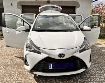 Toyota Yaris Hybrid  Premium 