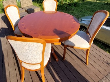 Stół rozkladany z 4 krzesłami-1