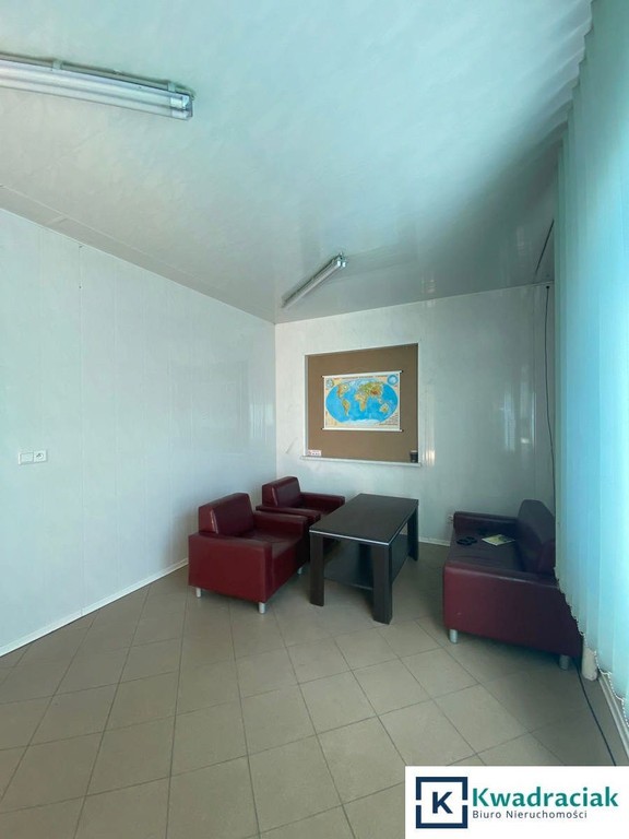 Lokal użytkowy 180 m² w Jaśle, biura + hala 80 m² – pohled 2