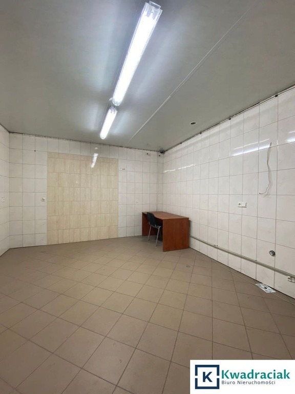 Lokal użytkowy 180 m² w Jaśle, biura + hala 80 m² – pohled 5