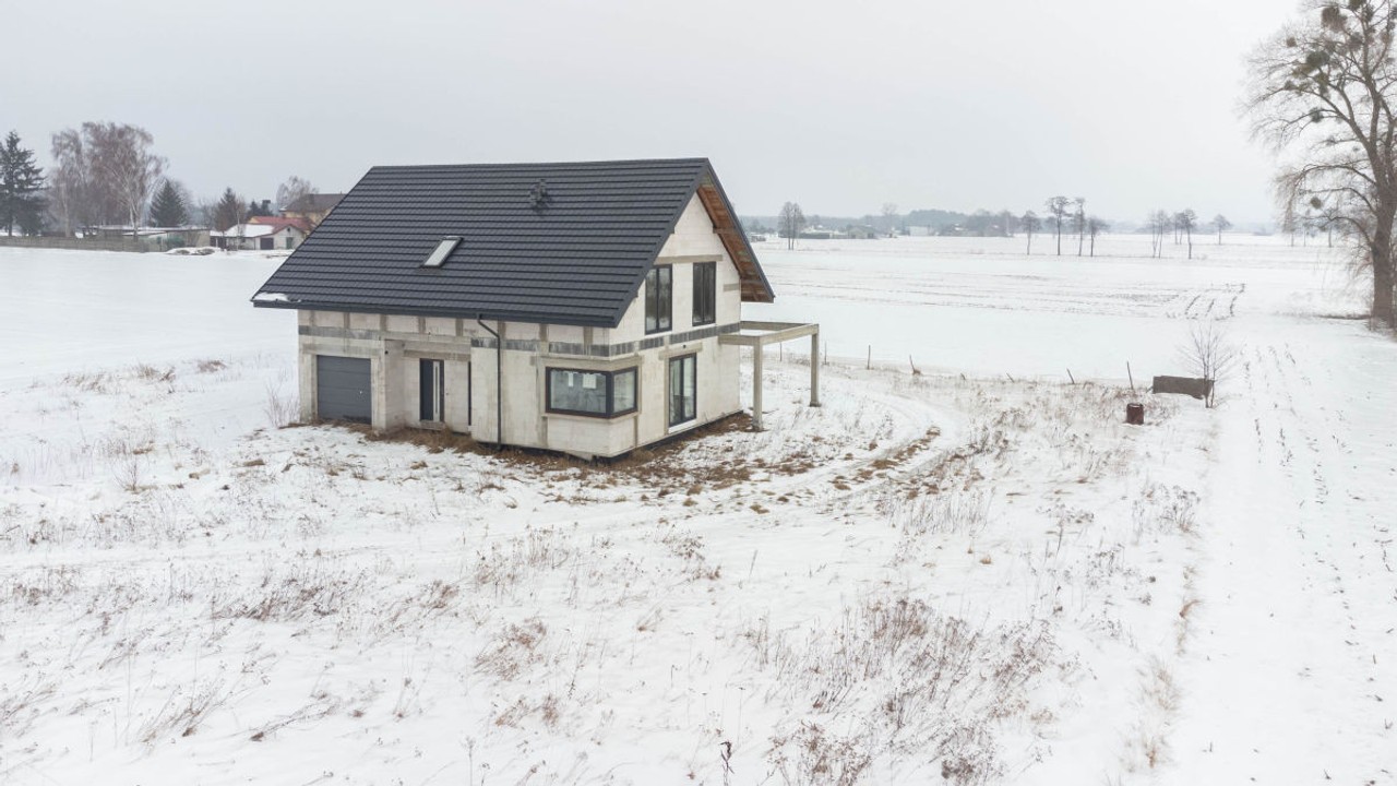 Nowy dom z dużą działką blisko jeziora - Widok 2