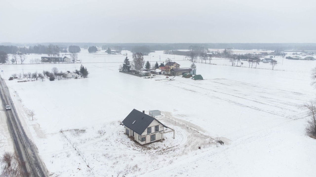 Nowy dom z dużą działką blisko jeziora - Widok 3