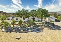 Dom Desert Hot Springs