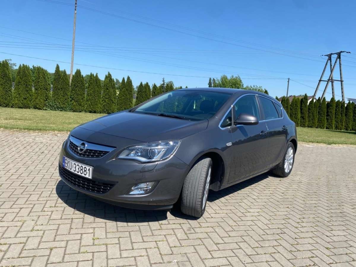 Opel Astra J