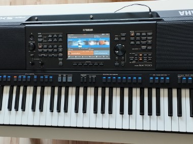 Yamaha PSR SX 700-1